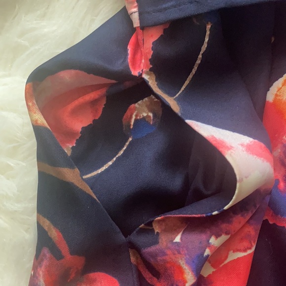 Pockets!    Silky soft and versatile dress - Picture 4 of 9